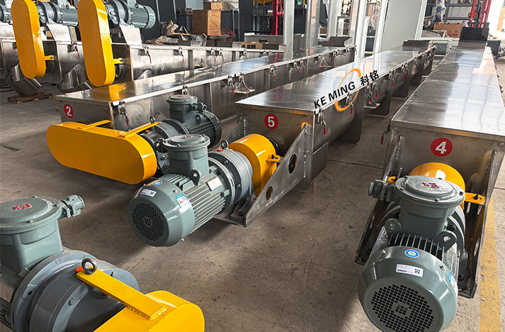 食品行業(yè)回購(gòu)的不銹鋼螺旋輸送機(jī)加裝防爆電機(jī)